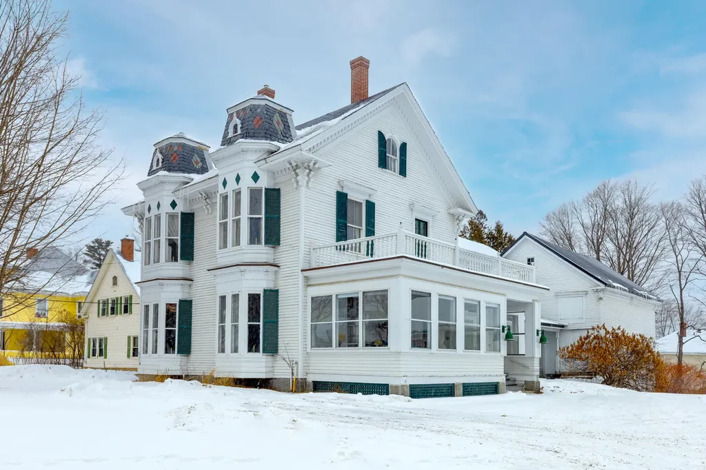 861 W Main Street Dover-foxcroft ME 04426