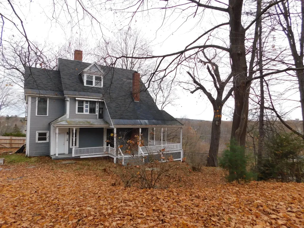 15 Western Promenade Auburn ME 04210