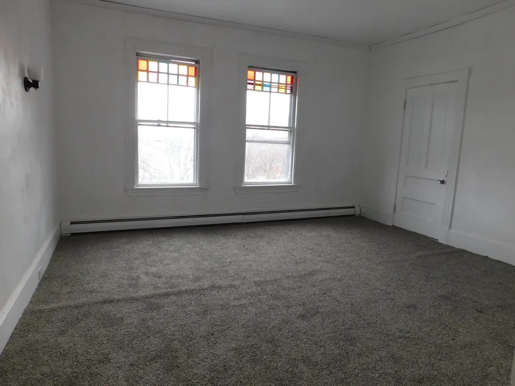 15 Western Promenade Auburn ME 04210