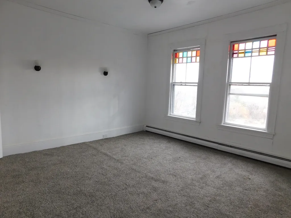 15 Western Promenade Auburn ME 04210