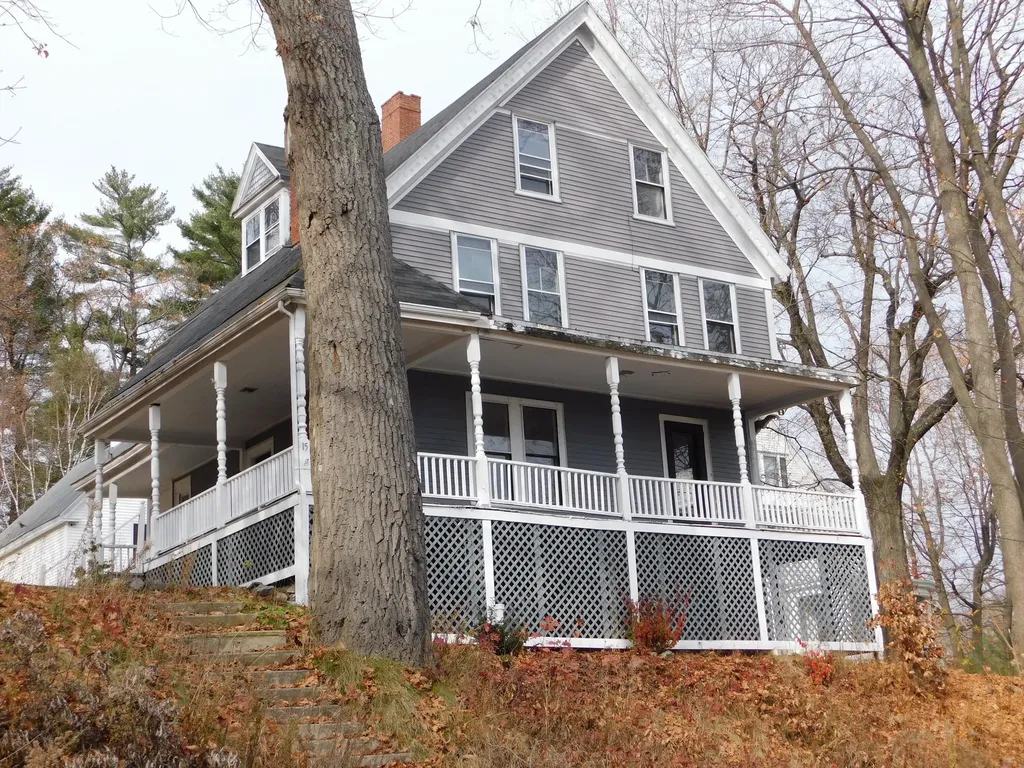 15 Western Promenade Auburn ME 04210