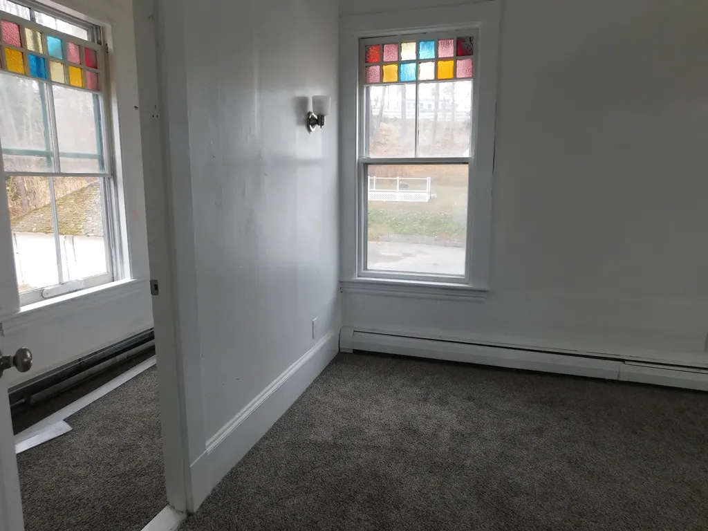15 Western Promenade Auburn ME 04210