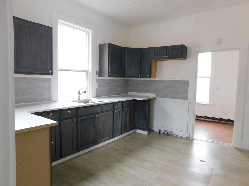15 Western Promenade Auburn ME 04210