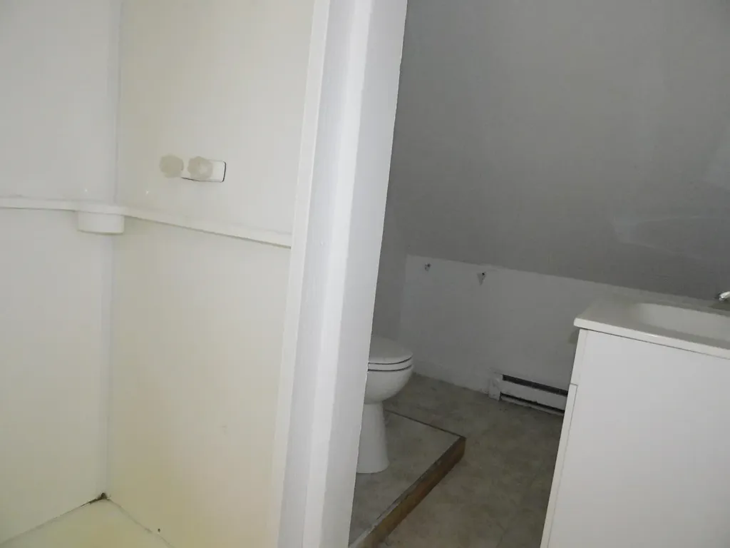 15 Western Promenade Auburn ME 04210