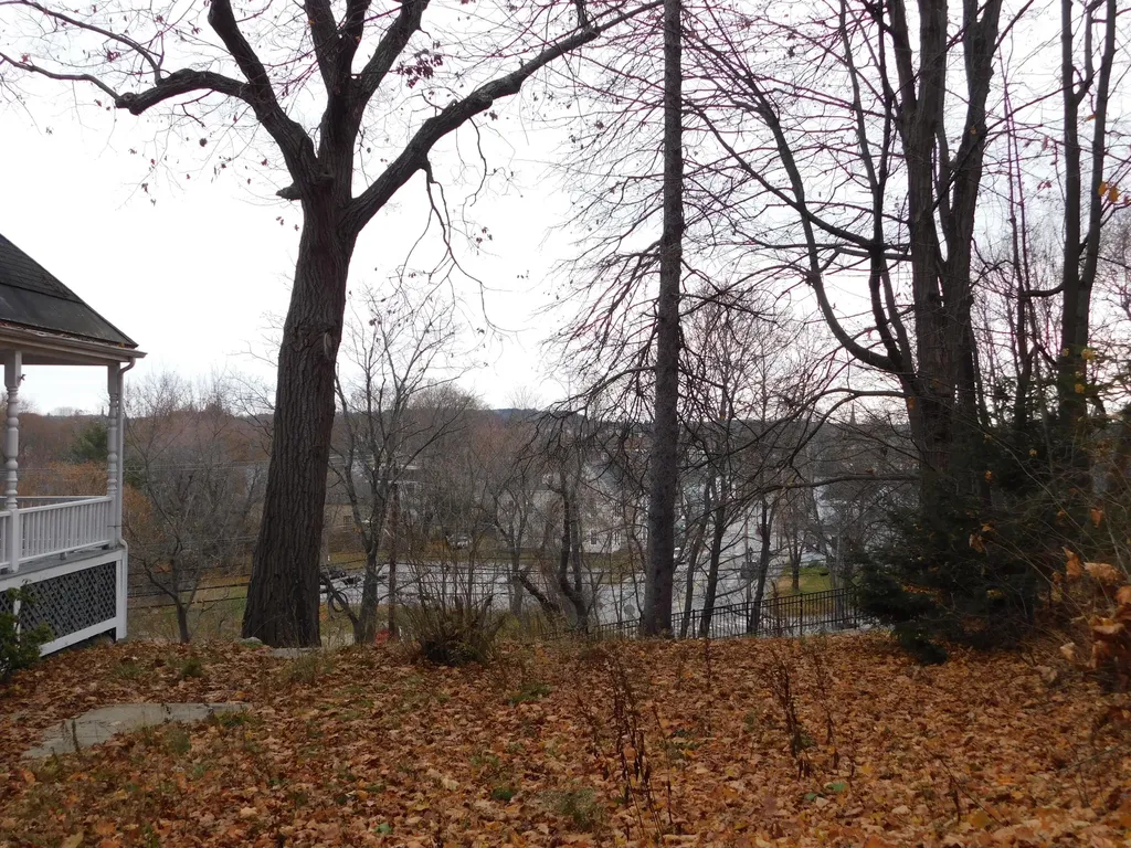 15 Western Promenade Auburn ME 04210
