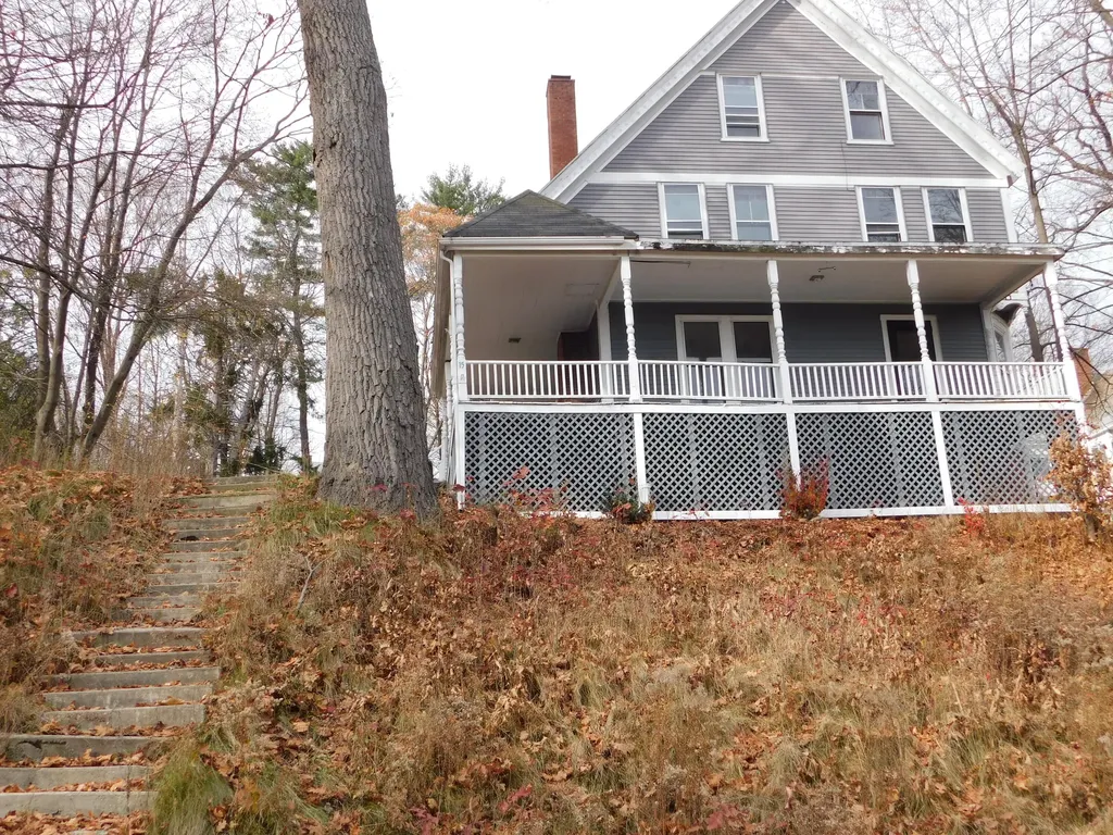 15 Western Promenade Auburn ME 04210