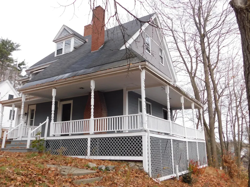 15 Western Promenade Auburn ME 04210
