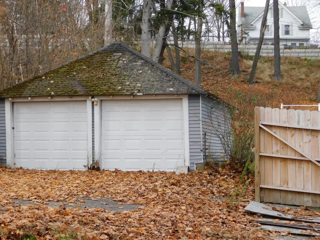 15 Western Promenade Auburn ME 04210