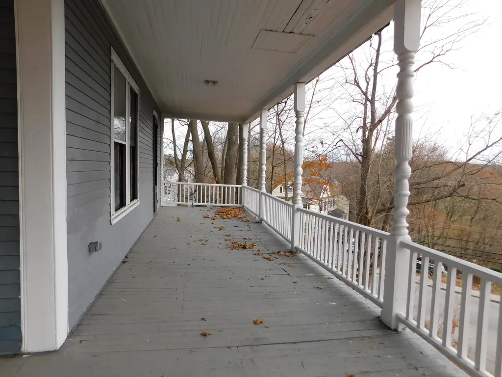 15 Western Promenade Auburn ME 04210