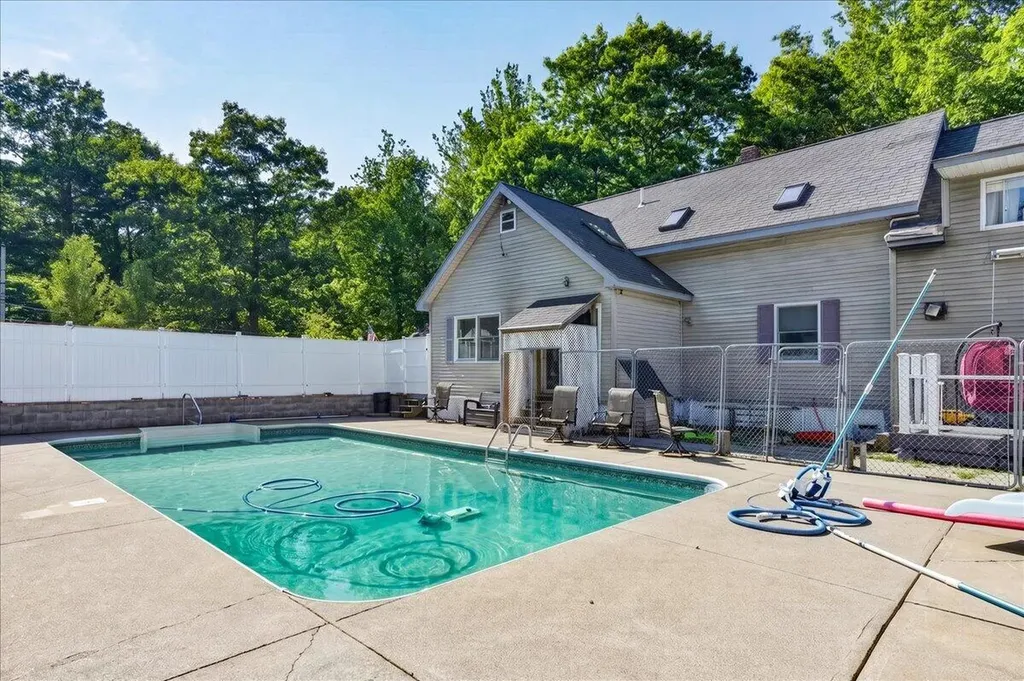 104 N Bend Road Ellsworth ME 04605