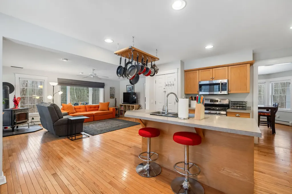 14 Lawrence Lane Kennebunk ME 04043