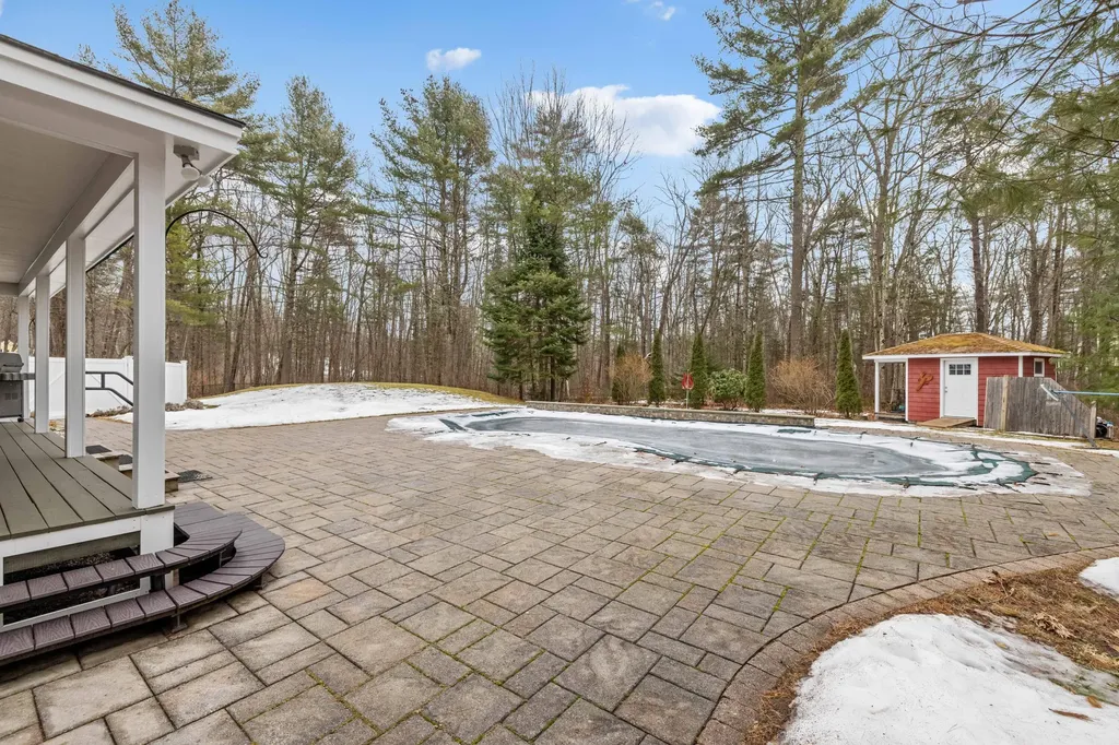 14 Lawrence Lane Kennebunk ME 04043