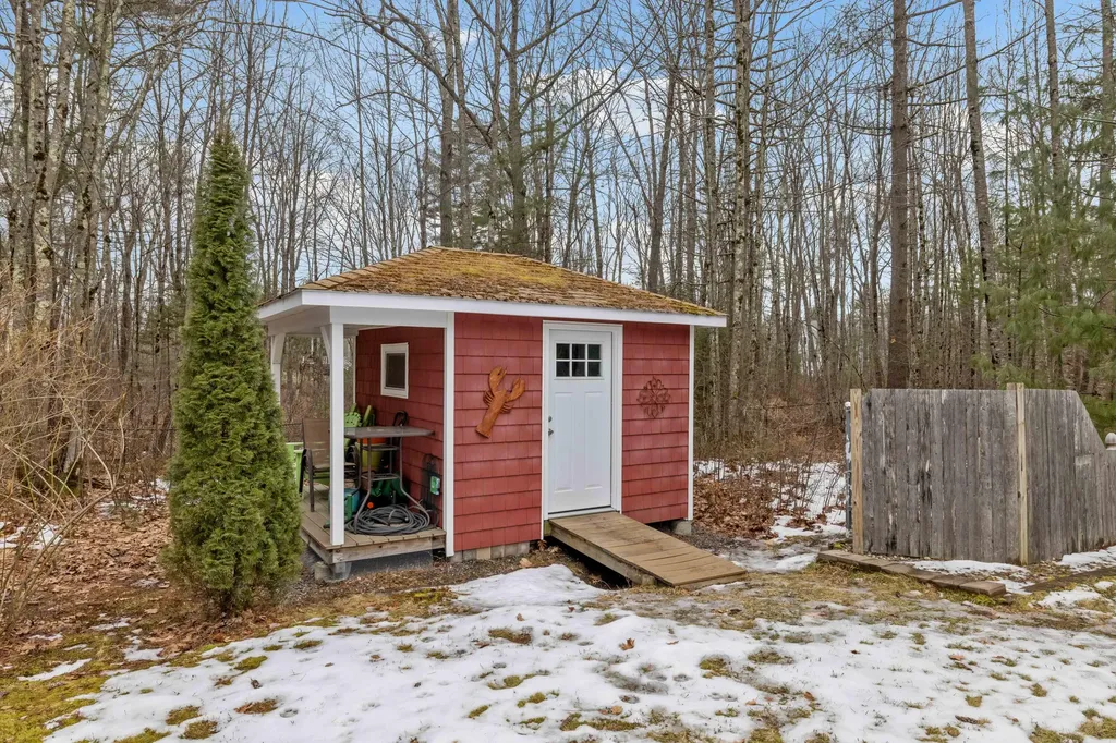 14 Lawrence Lane Kennebunk ME 04043