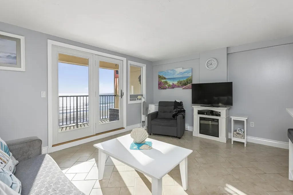 191 E Grand Avenue Old Orchard Beach ME 04064