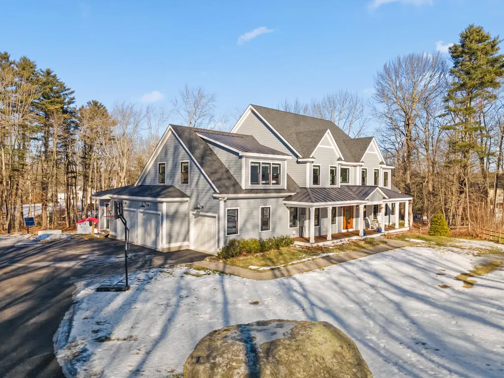 7 Freedom Drive Falmouth ME 04105