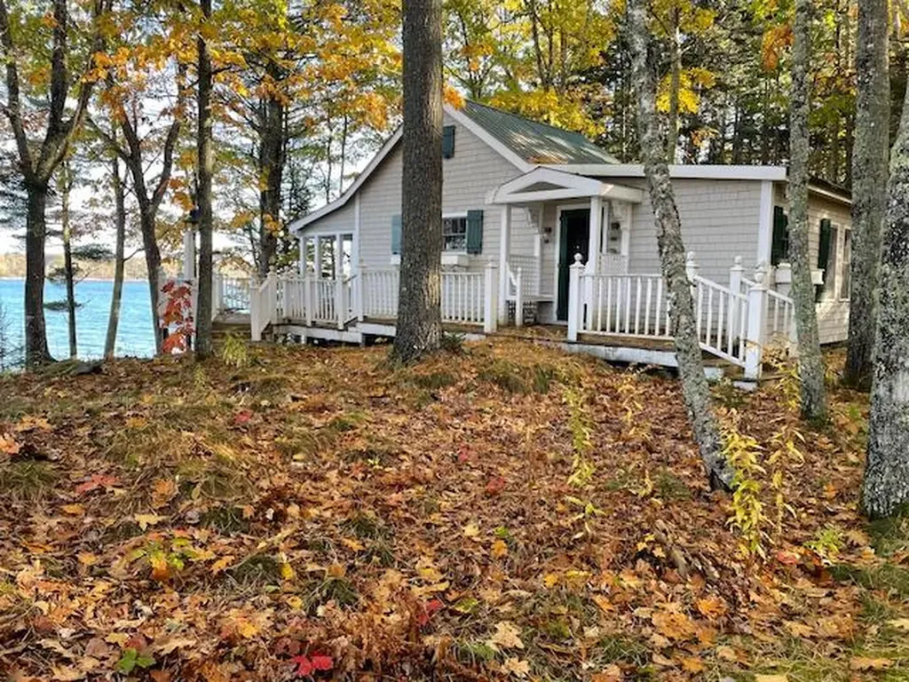 10 Cabbadetus Lane Bristol ME 04564