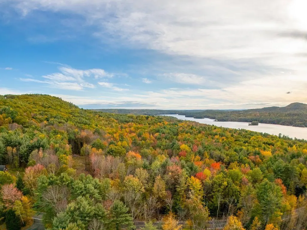 192 Mountain Road Raymond ME 04071