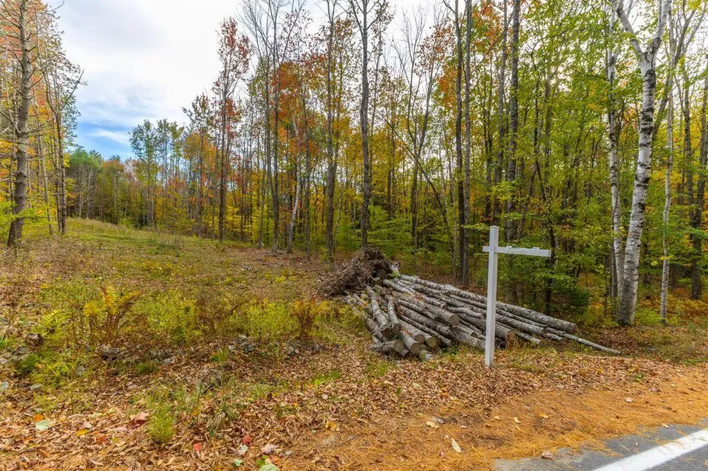 192 Mountain Road Raymond ME 04071