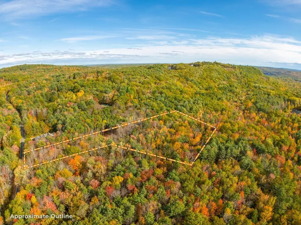 192 Mountain Road Raymond ME 04071