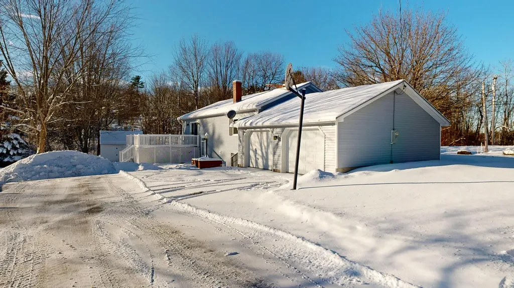 4 Old Lisbon Road Lewiston ME 04240