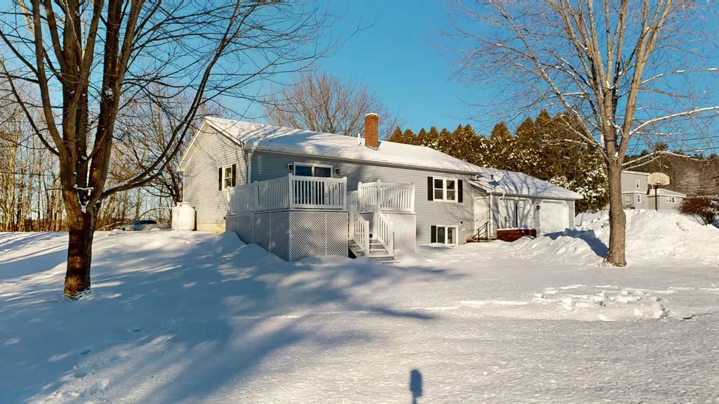 4 Old Lisbon Road Lewiston ME 04240