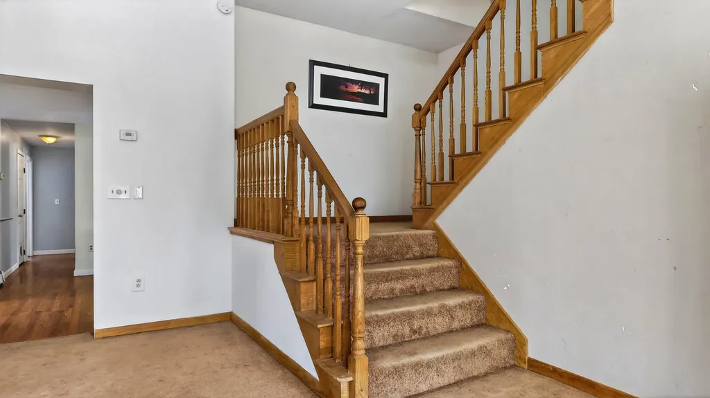 163 Valley Road Raymond ME 04071