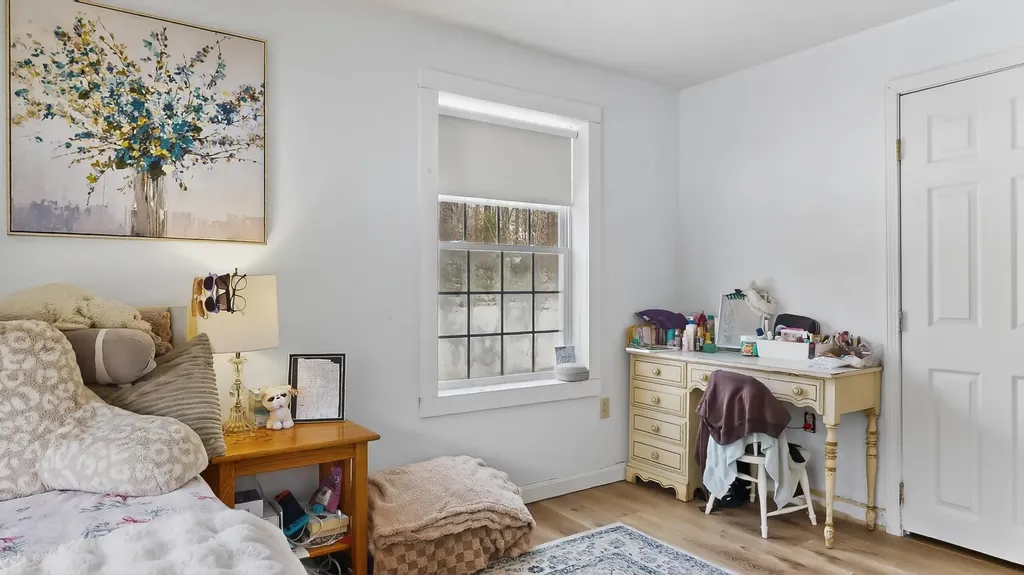 163 Valley Road Raymond ME 04071