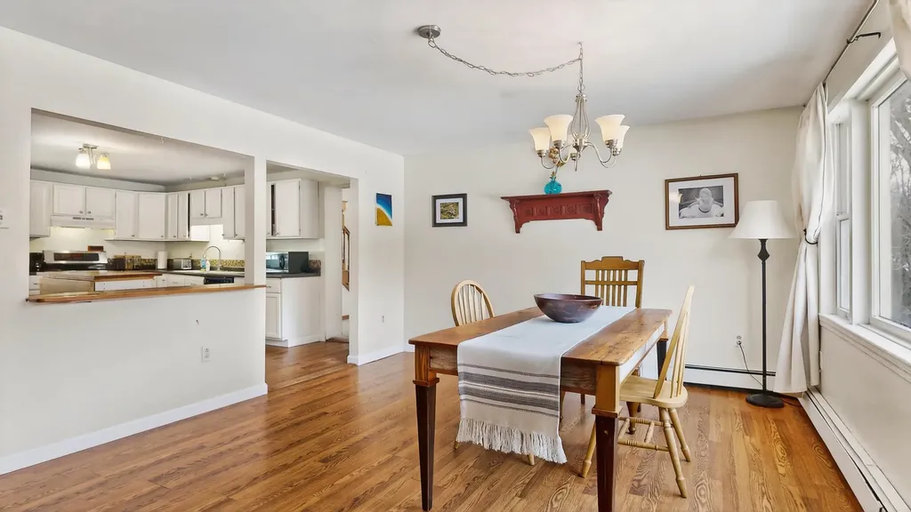163 Valley Road Raymond ME 04071