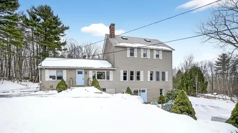 163 Valley Road Raymond ME 04071