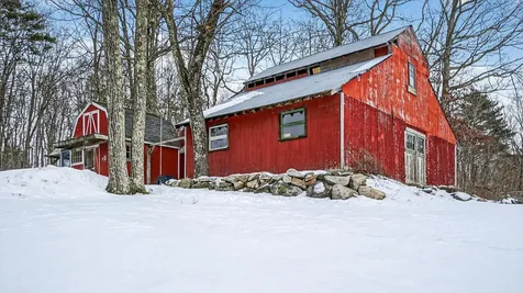 163 Valley Road Raymond ME 04071