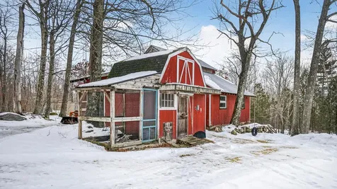 163 Valley Road Raymond ME 04071