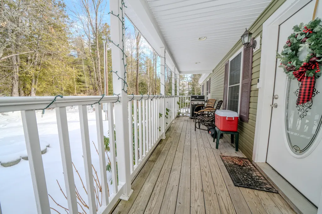 182 Turkey Path Bucksport ME 04416