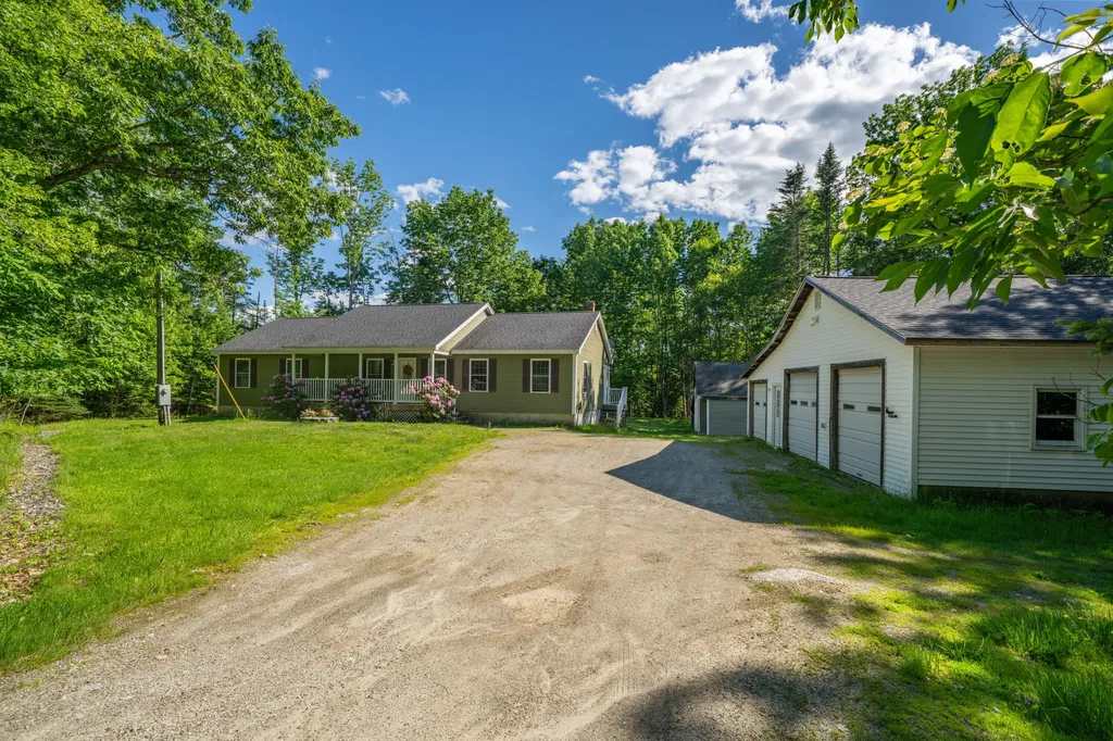 182 Turkey Path Bucksport ME 04416