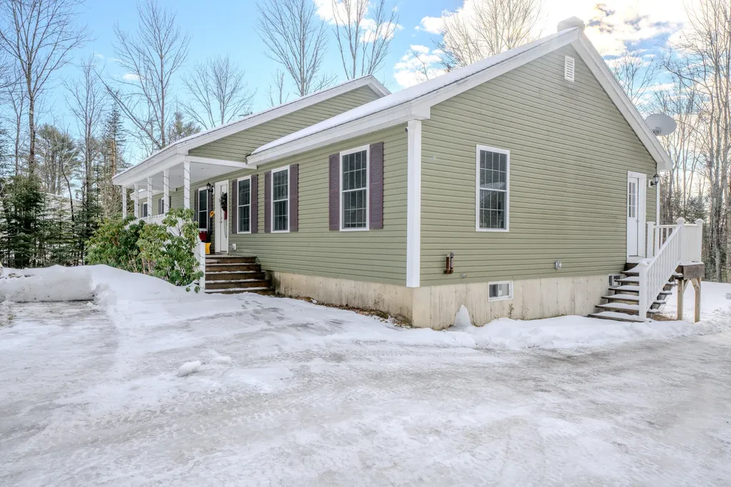 182 Turkey Path Bucksport ME 04416