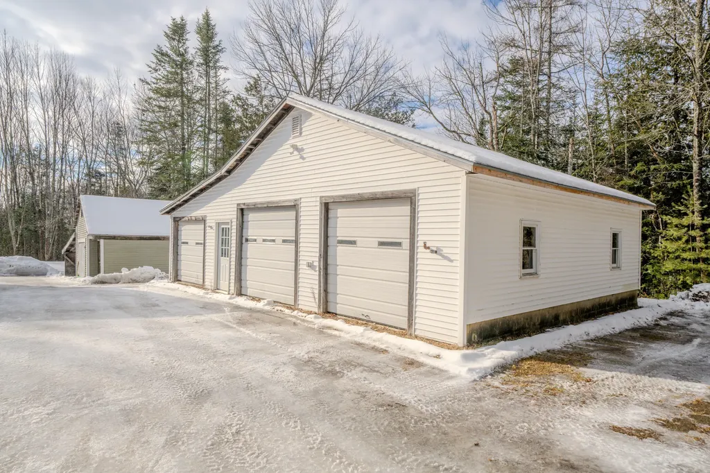 182 Turkey Path Bucksport ME 04416