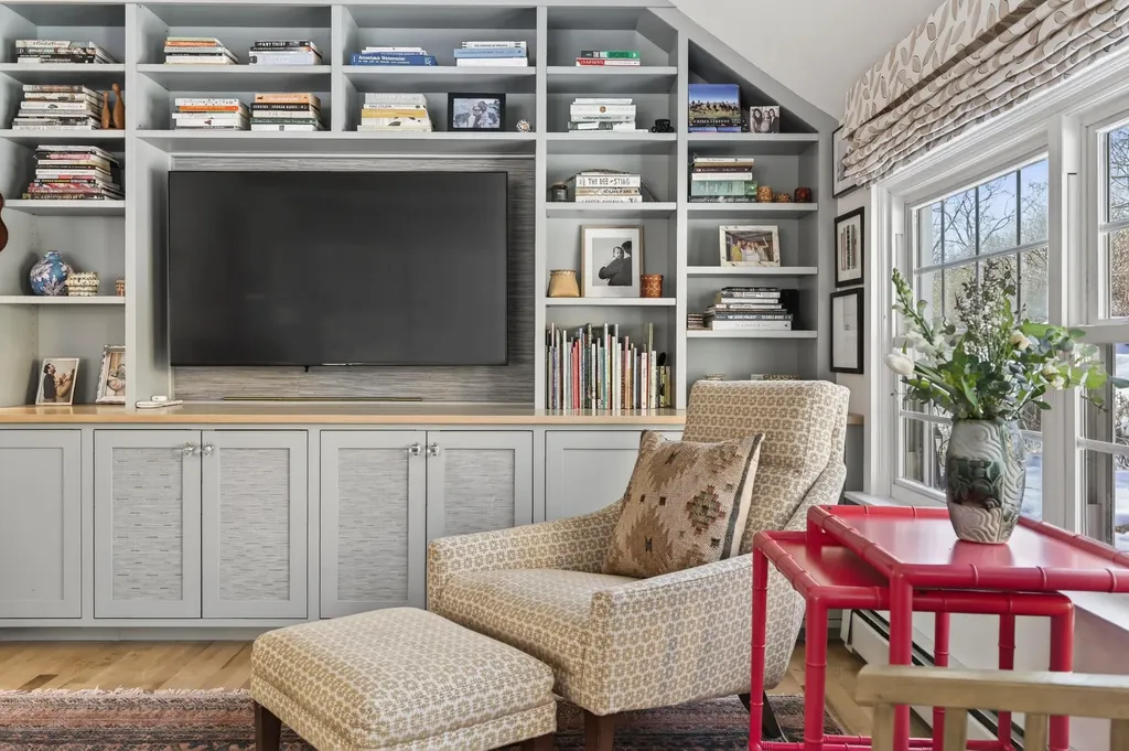 18 Woodcrest Road Cape Elizabeth ME 04107