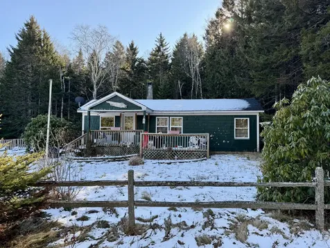 17 East Side Deer Isle ME 04627