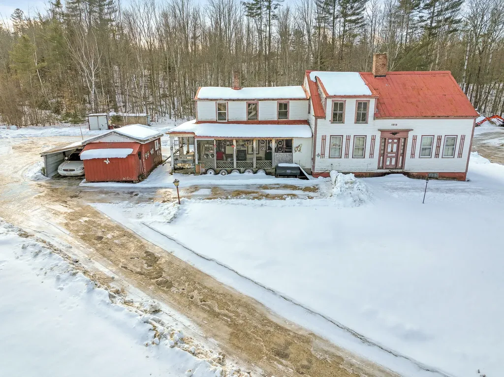 19 Knox Road Peru ME 04290