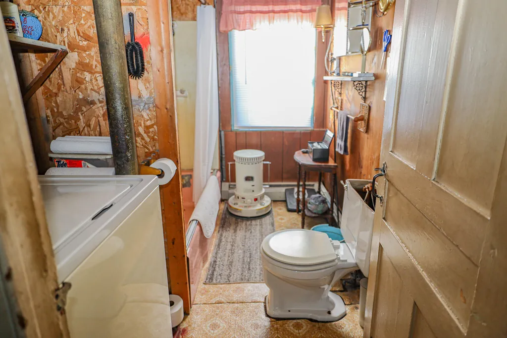 19 Knox Road Peru ME 04290
