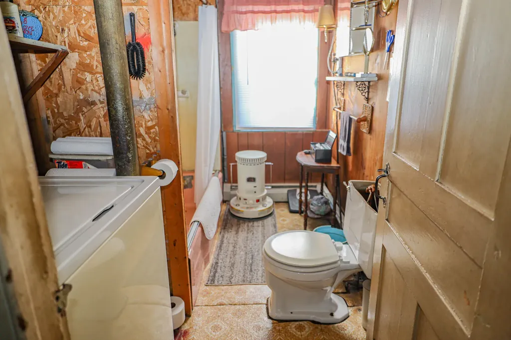 19 Knox Road Peru ME 04290