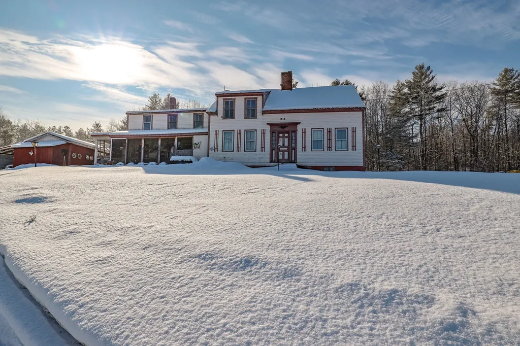 19 Knox Road Peru ME 04290