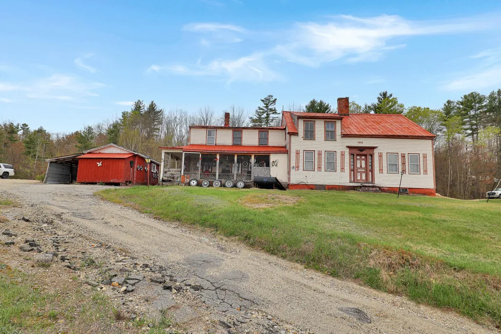 19 Knox Road Peru ME 04290