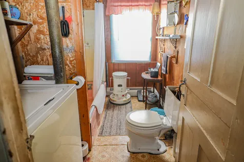 19 Knox Road Peru ME 04290
