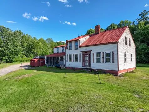 19 Knox Road Peru ME 04290