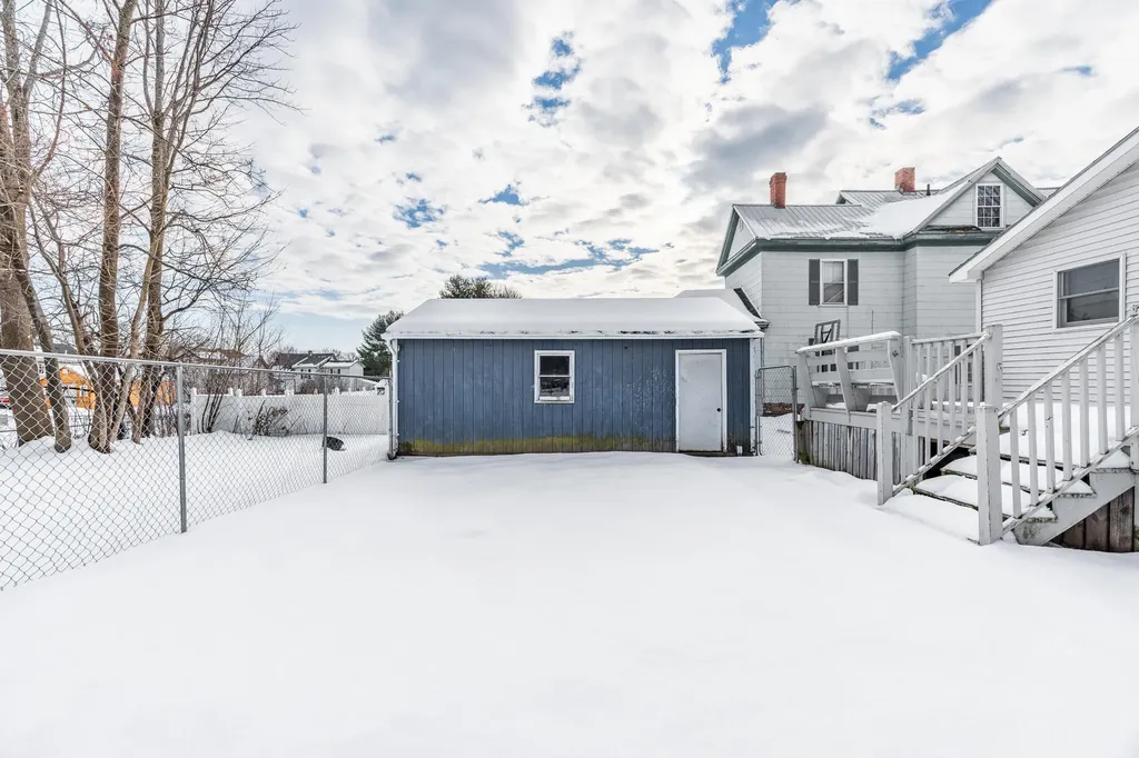 211 Maple Street Bangor ME 04401