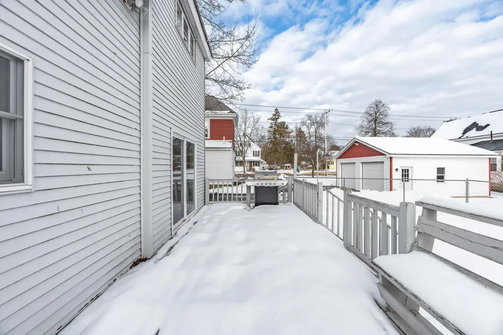 211 Maple Street Bangor ME 04401