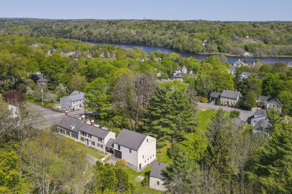 42 Winthrop Street Hallowell ME 04347