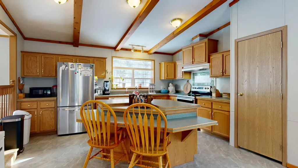 10 Smart Lane Monmouth ME 04259