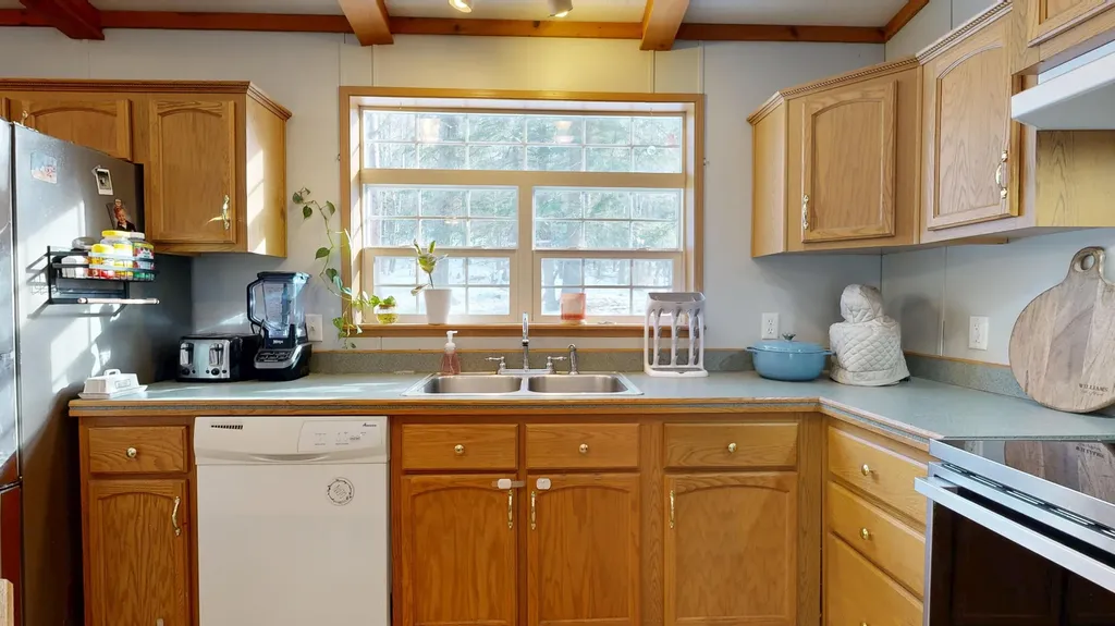 10 Smart Lane Monmouth ME 04259