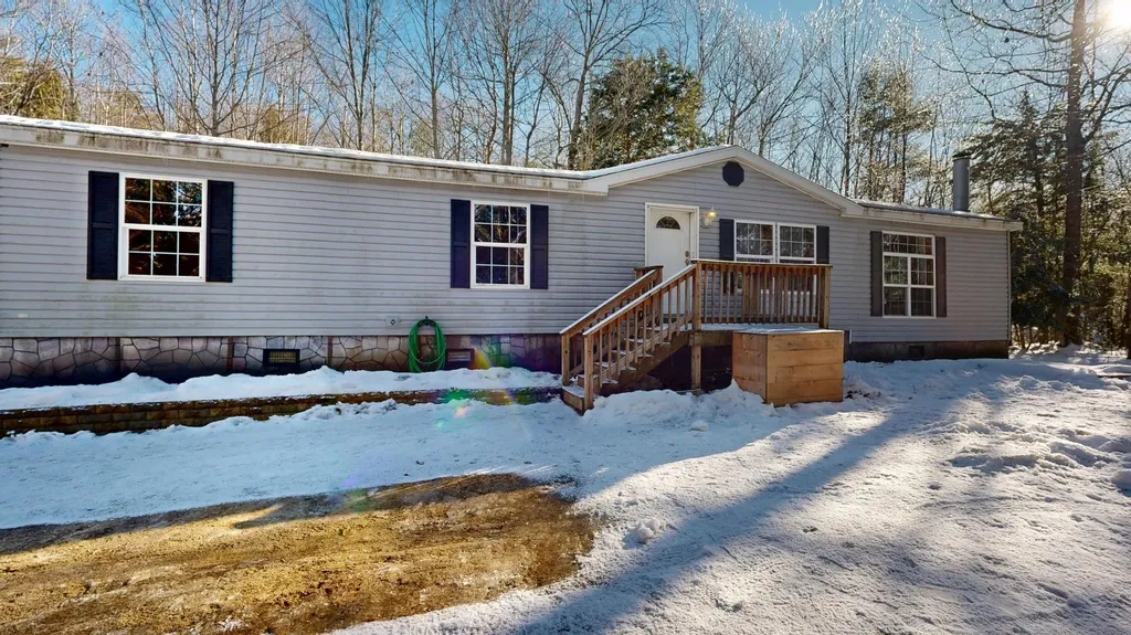 10 Smart Lane Monmouth ME 04259